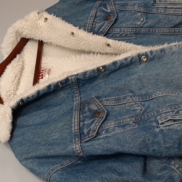 Levi's Blue Denim Jacket with White Sherpa - Picture 2 of 8